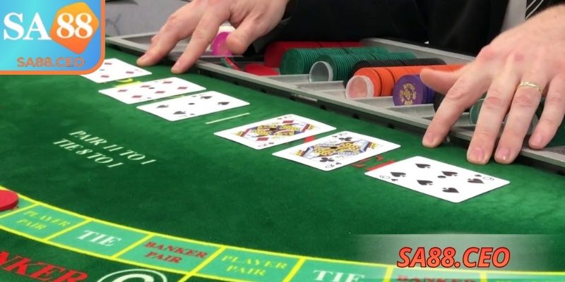 Không khí sòng bài thực tế qua từng lá bài trong Baccarat SA88
